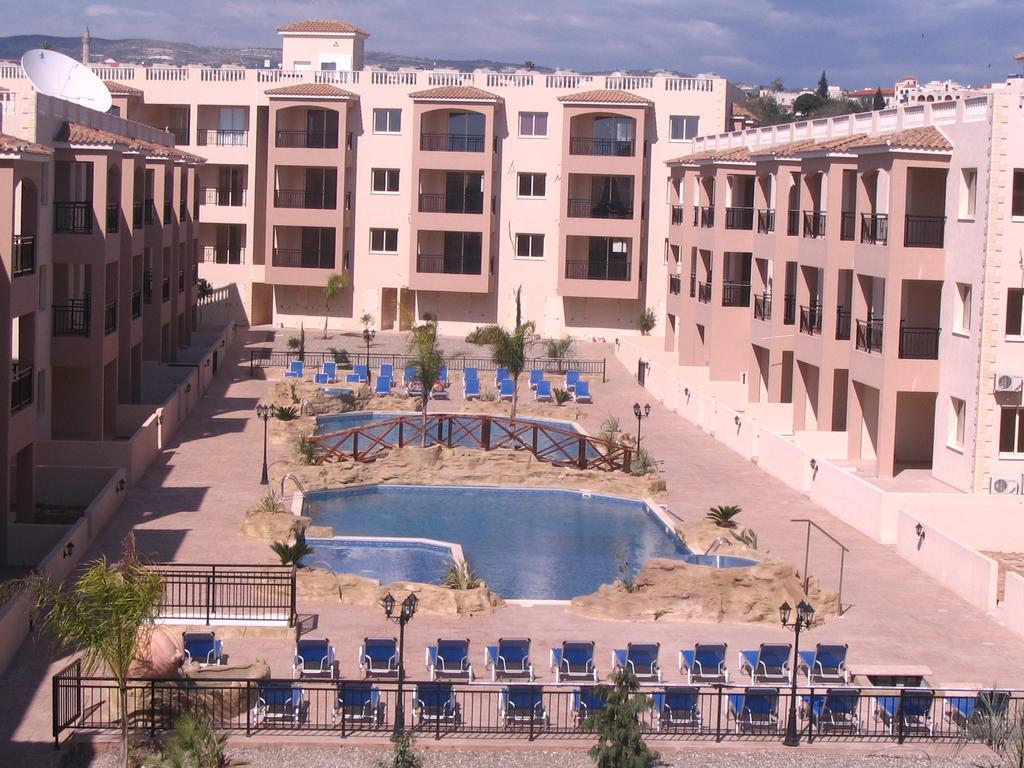 Royal Seacrest Apartments Aphrodite Hills Extérieur photo