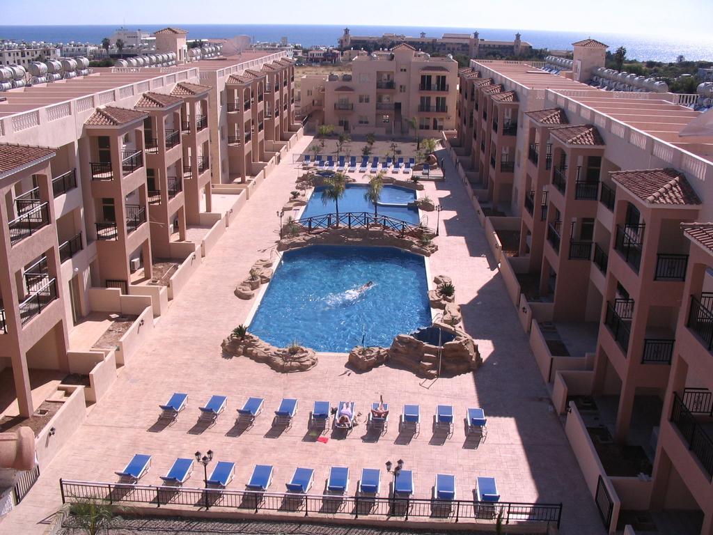 Royal Seacrest Apartments Aphrodite Hills Extérieur photo