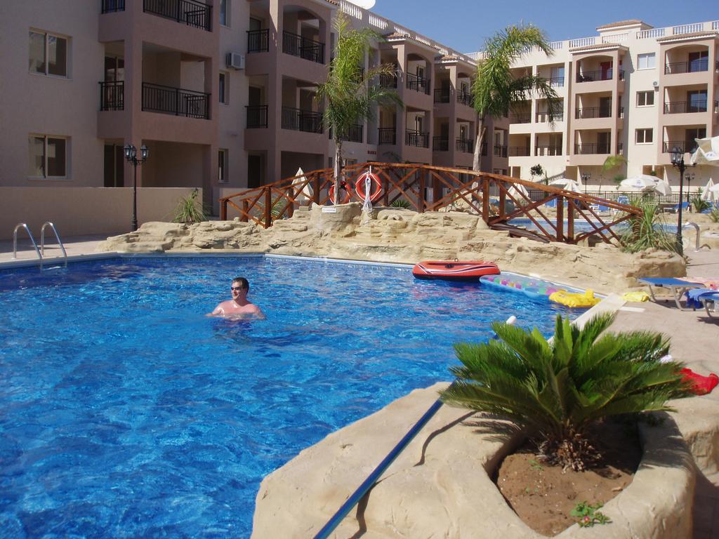 Royal Seacrest Apartments Aphrodite Hills Extérieur photo
