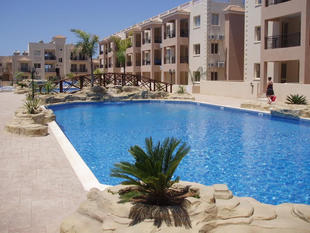 Royal Seacrest Apartments Aphrodite Hills Extérieur photo