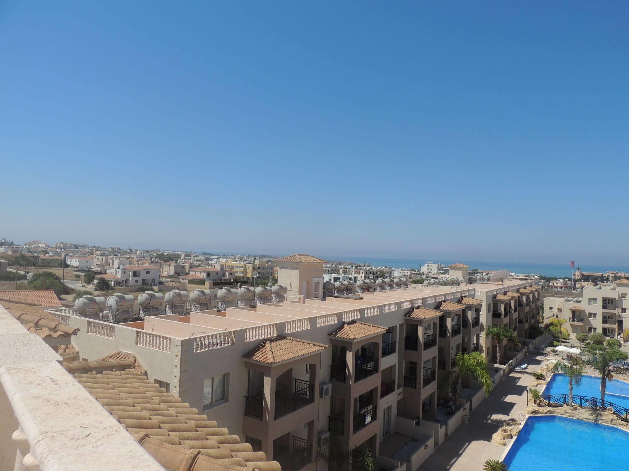 Royal Seacrest Apartments Aphrodite Hills Extérieur photo