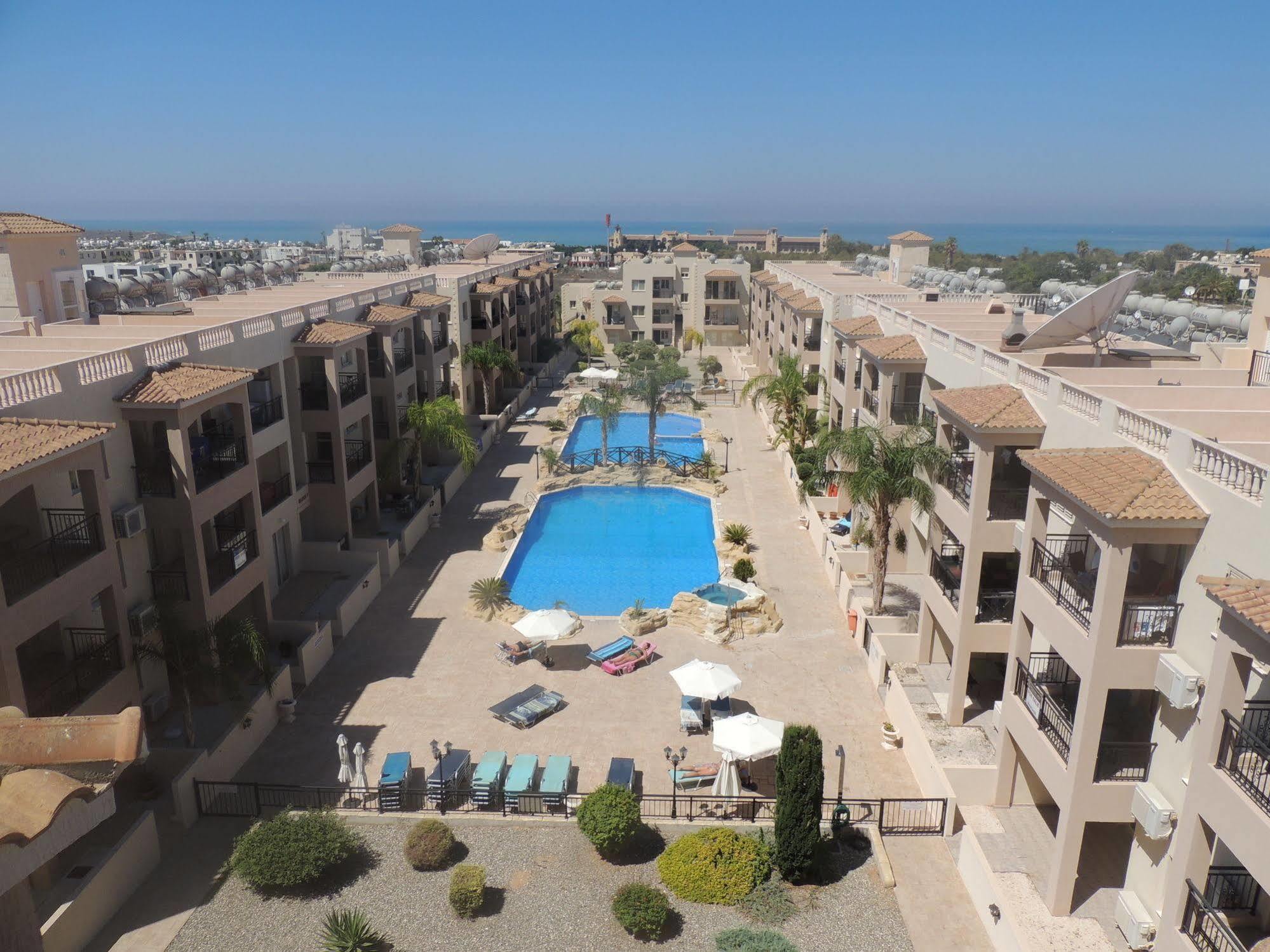 Royal Seacrest Apartments Aphrodite Hills Extérieur photo