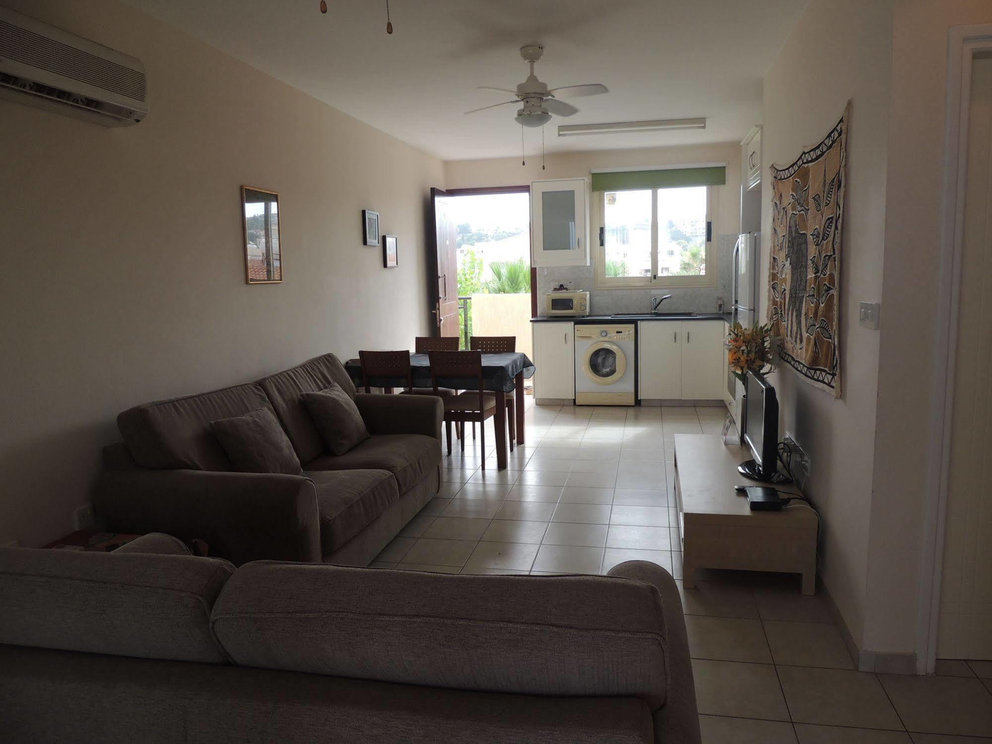 Royal Seacrest Apartments Aphrodite Hills Extérieur photo
