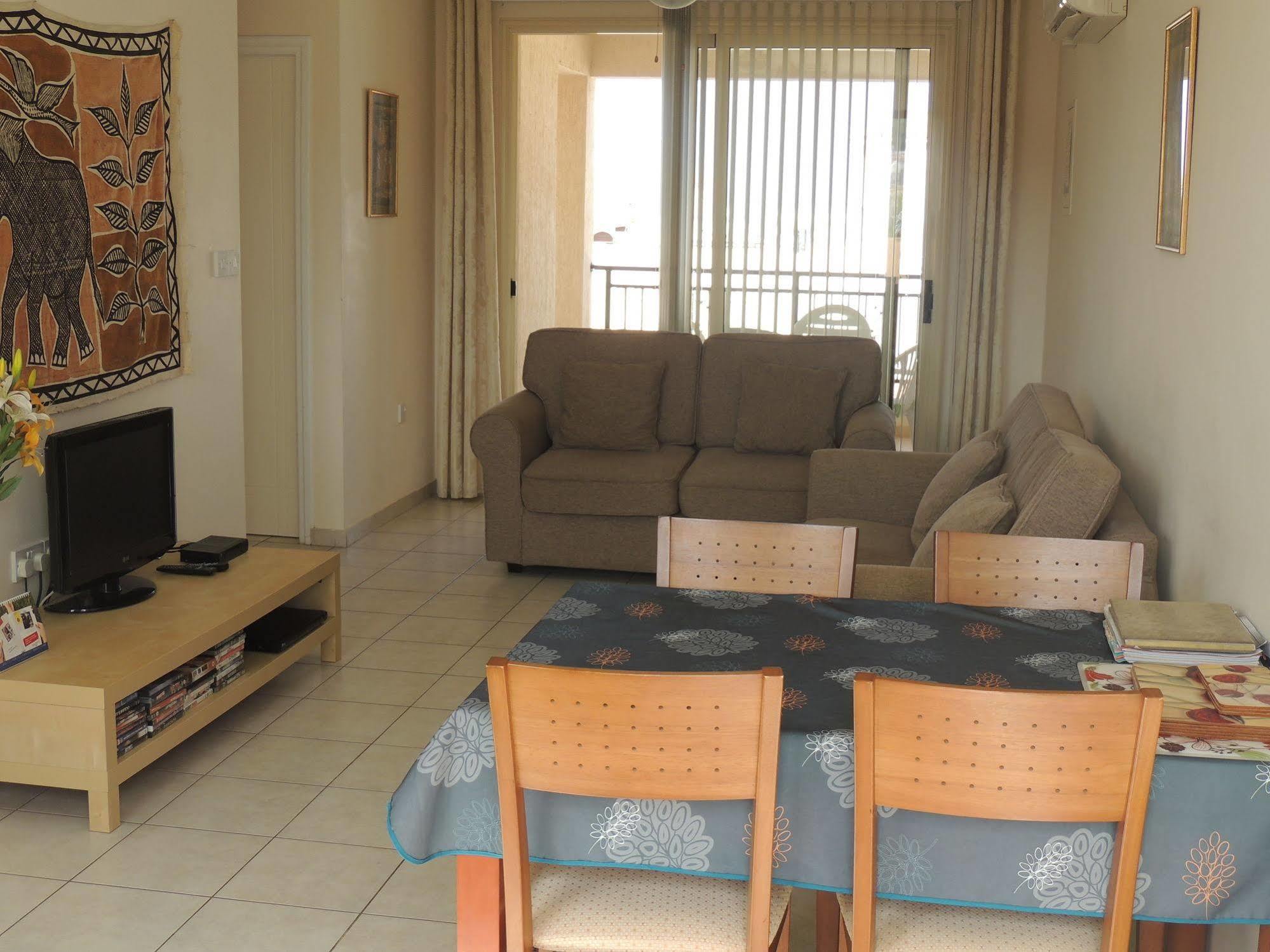Royal Seacrest Apartments Aphrodite Hills Extérieur photo