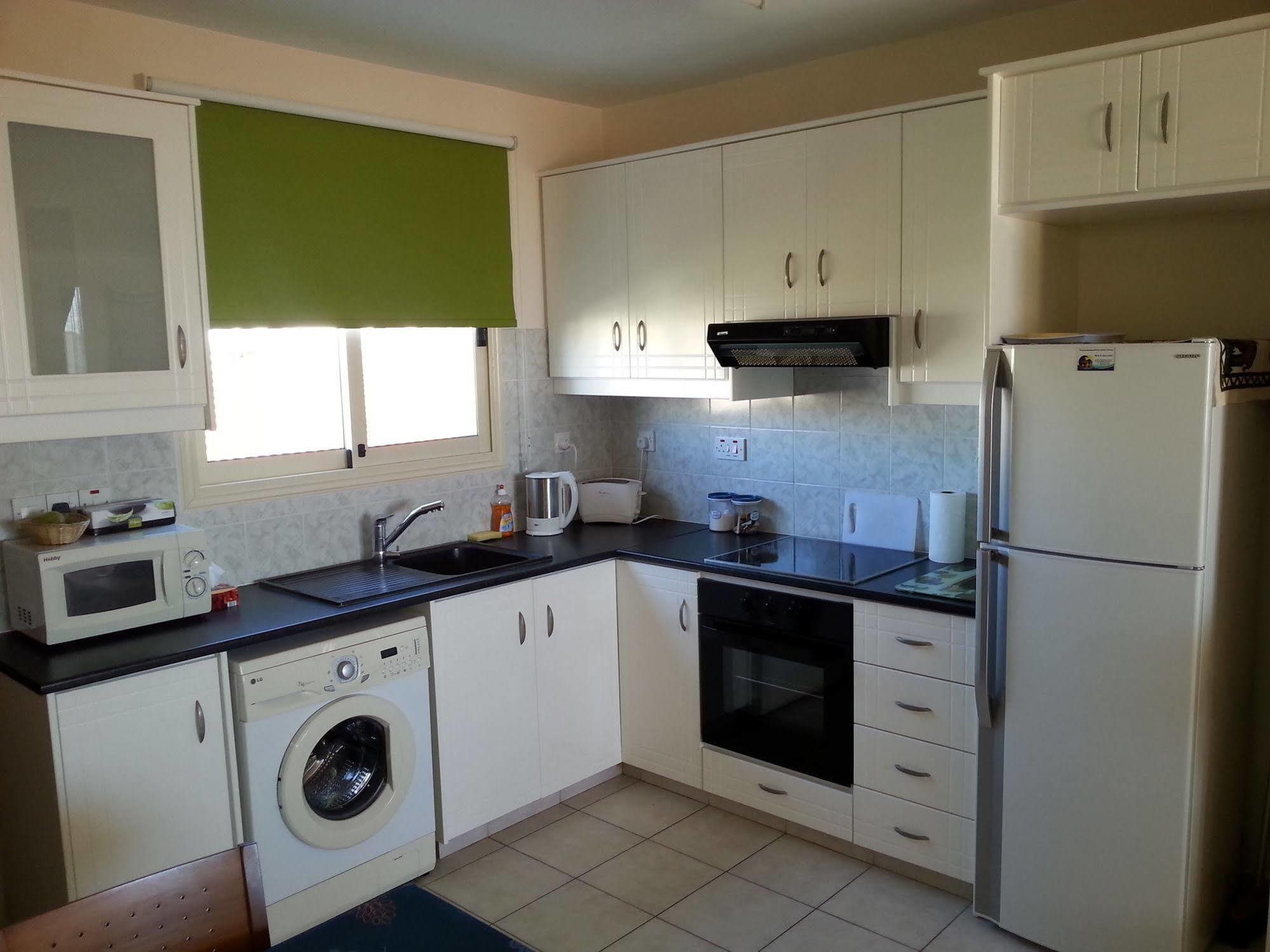 Royal Seacrest Apartments Aphrodite Hills Extérieur photo