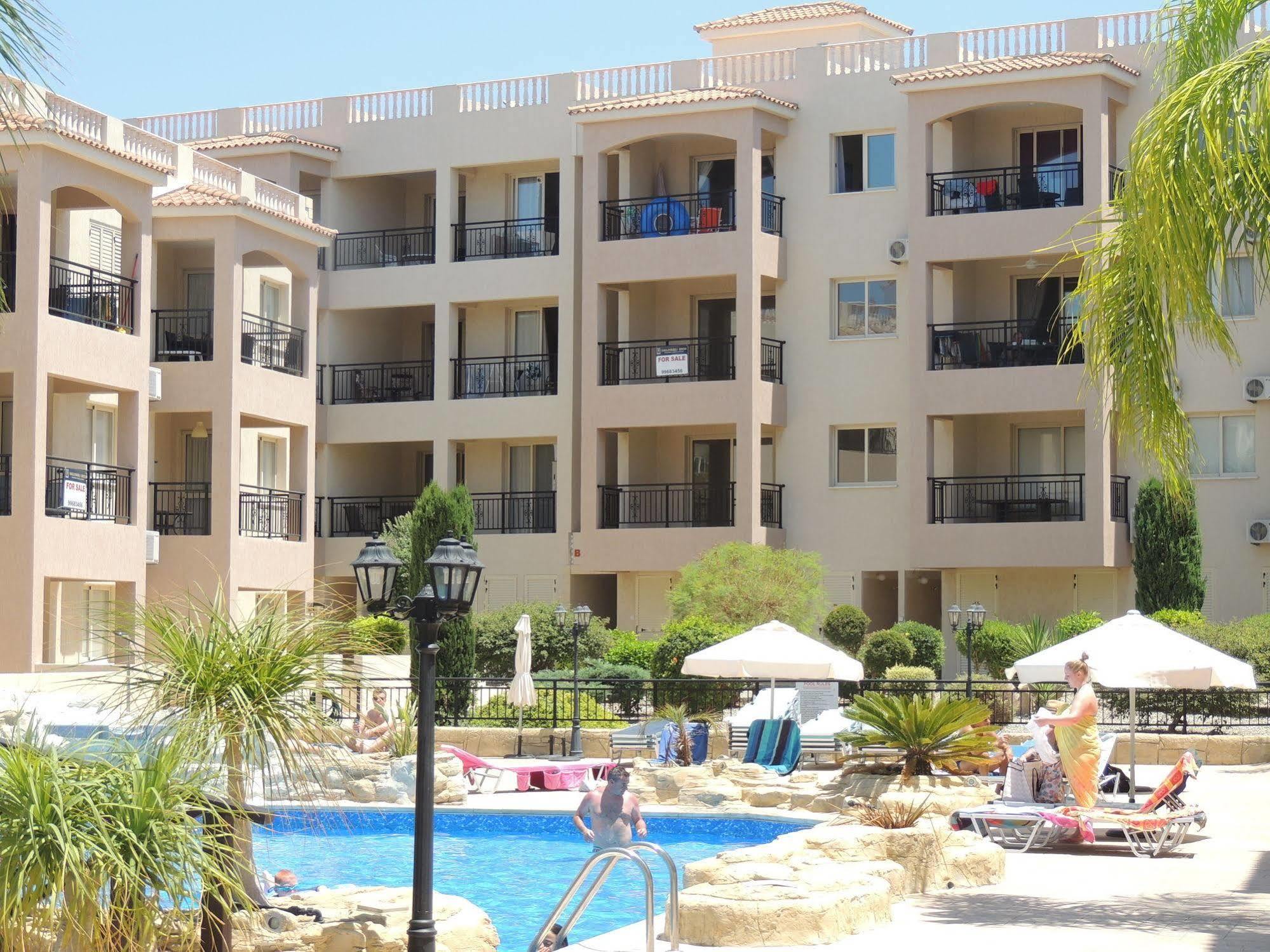 Royal Seacrest Apartments Aphrodite Hills Extérieur photo
